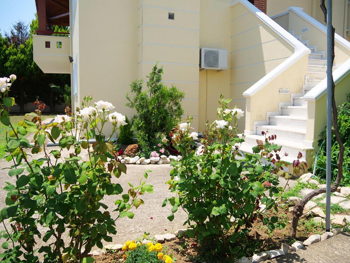 Villa Verde 200 Meters From The Beach Nea Iraklitsa Exteriör bild