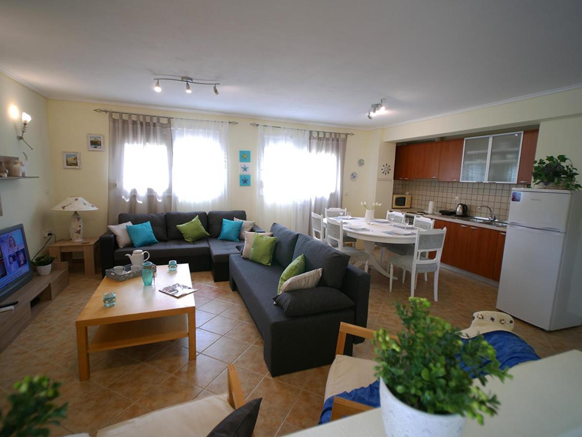 Villa Verde 200 Meters From The Beach Nea Iraklitsa Exteriör bild